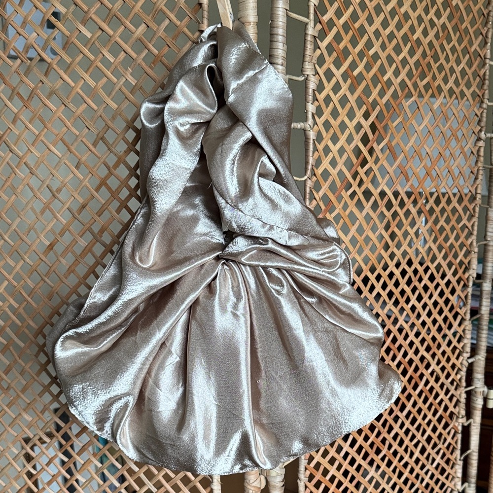 Room Shop Bounce Bag in Mushroom/Champagne